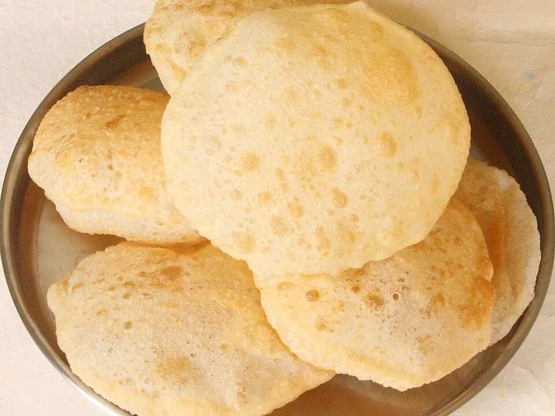 Luchi and Alur Dom (Fried Bread with Potato Curry)