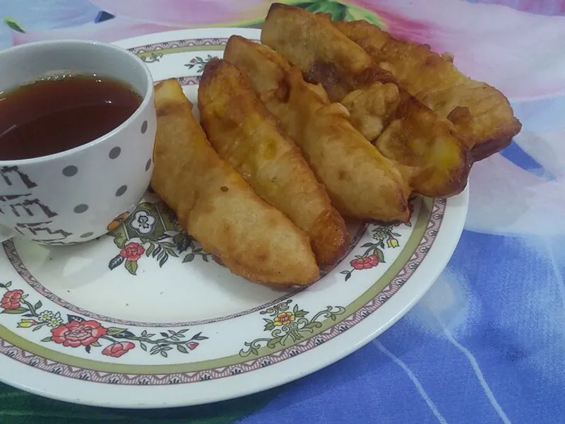 Pazham Pori (Banana Fritters)